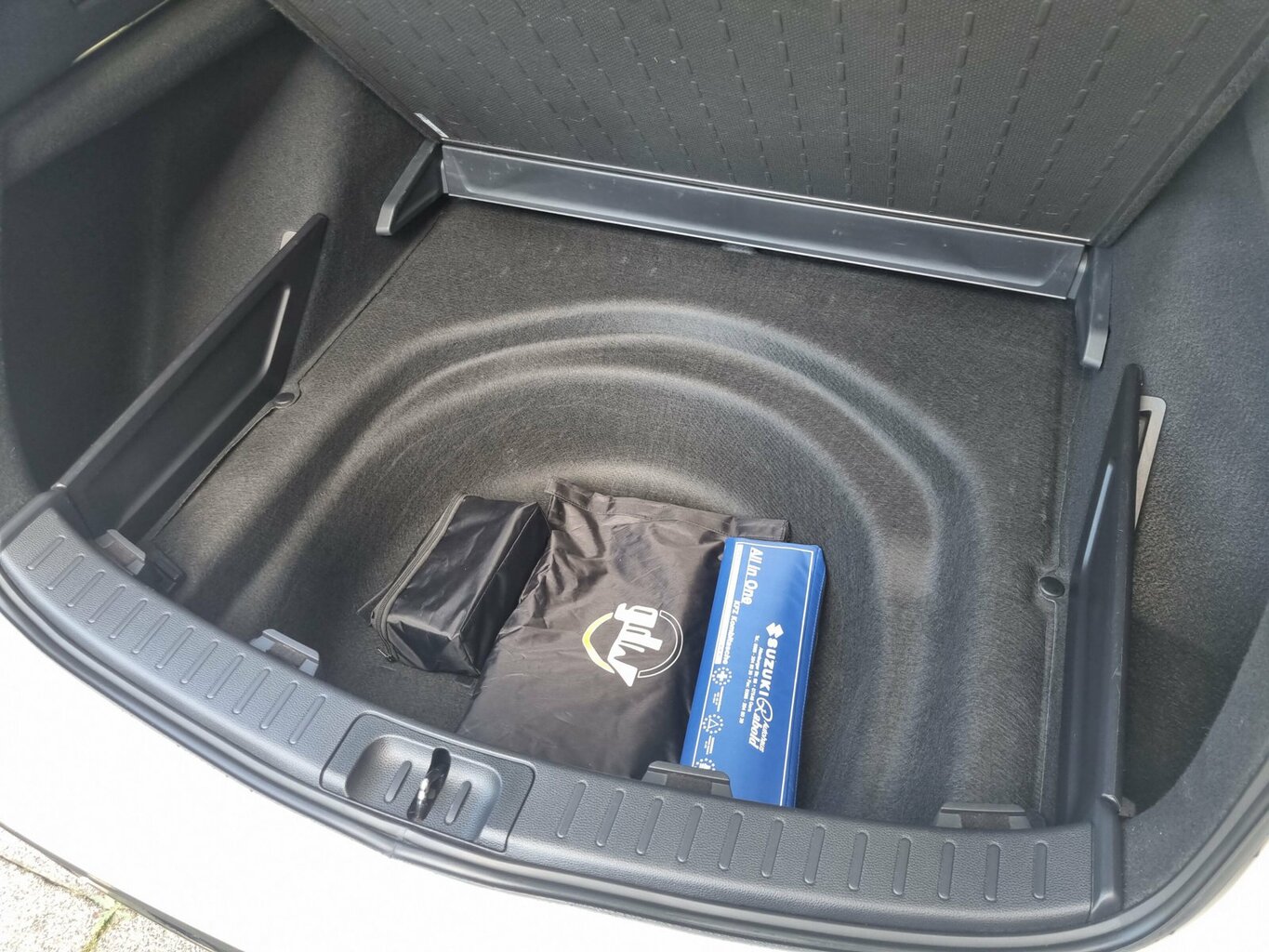 Fahrzeugabbildung Suzuki Swace Automatik Comfort+ Garantie bis 2029!...