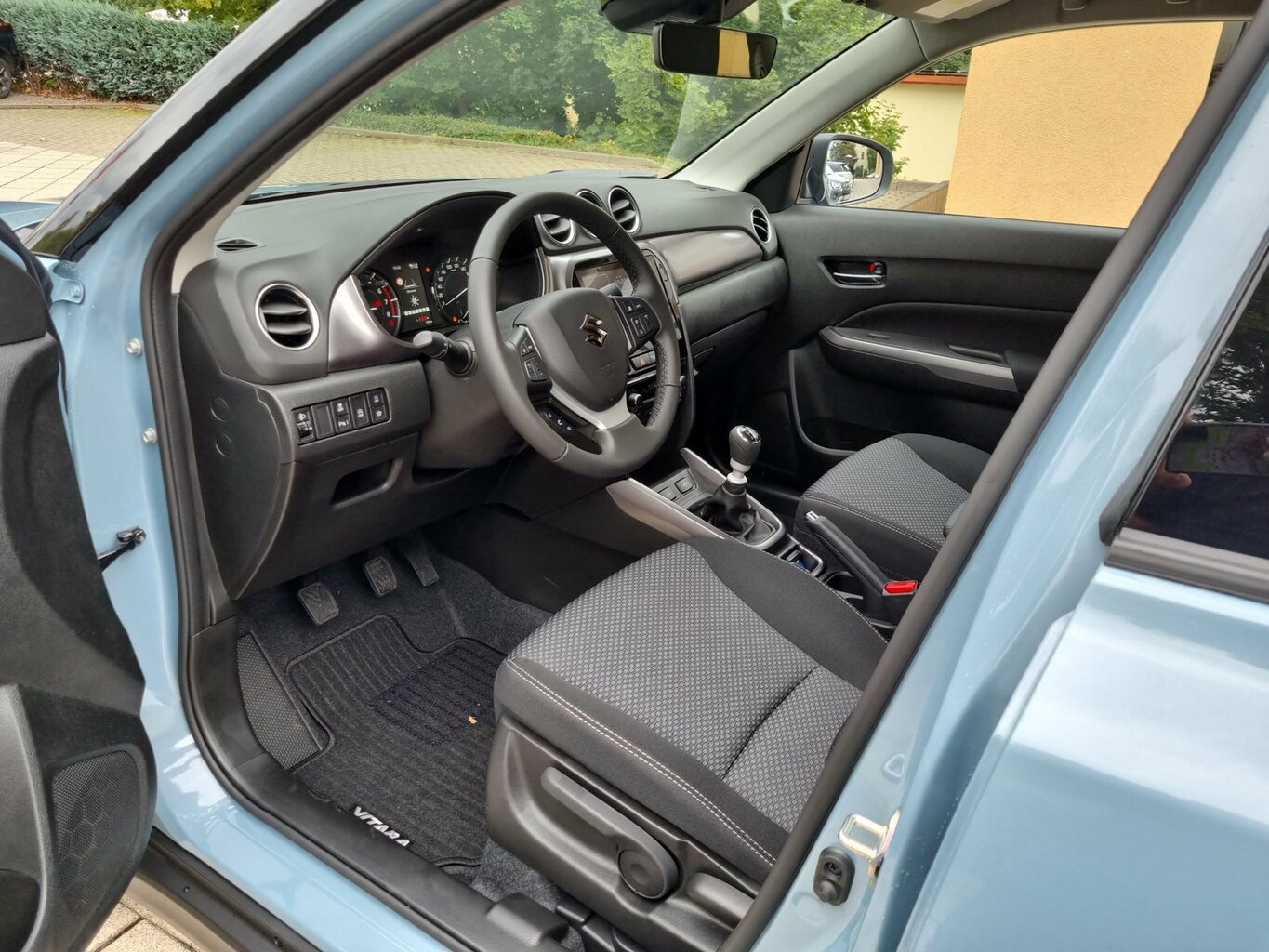 Fahrzeugabbildung Suzuki Vitara 1.4 Comfort Hybrid *LED* *Navi*