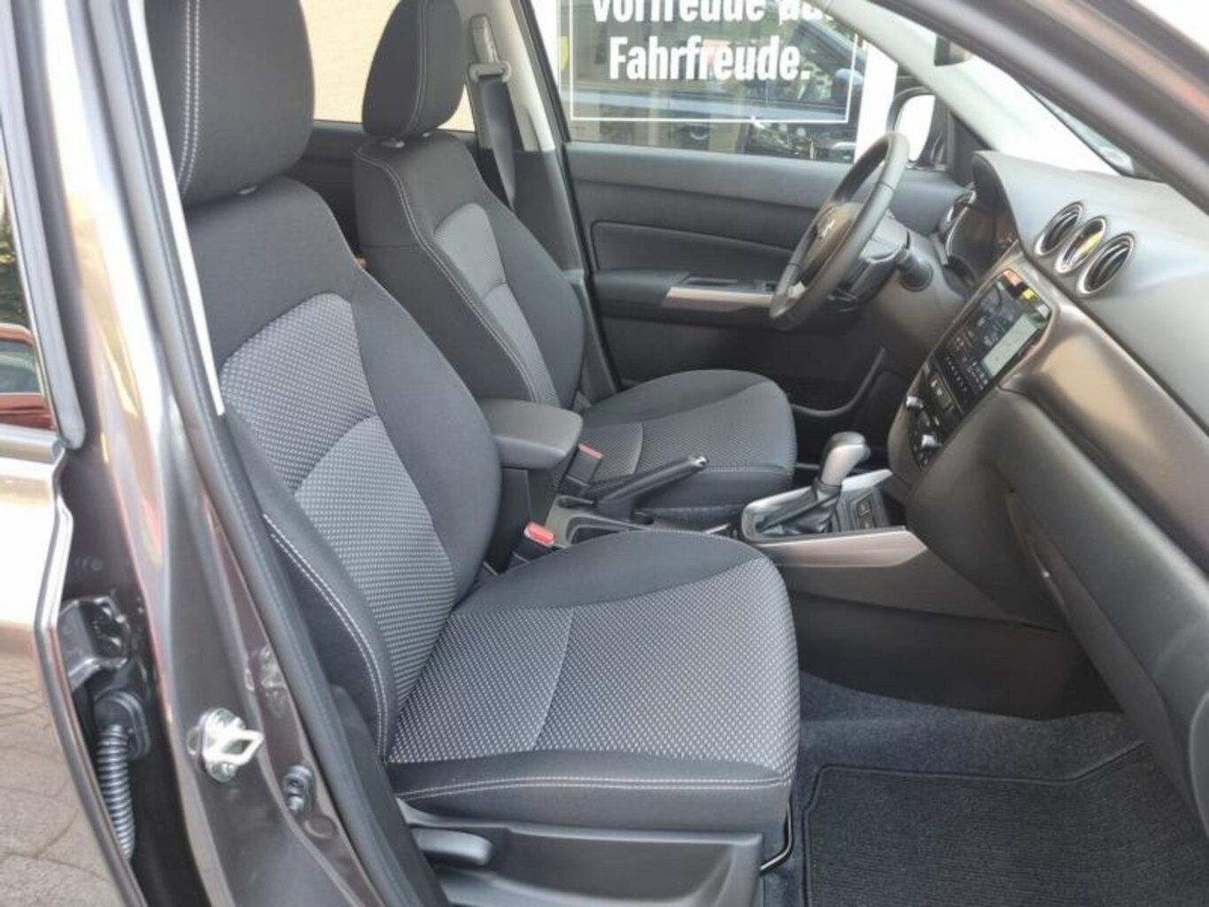 Fahrzeugabbildung Suzuki Vitara 1.4 Comfort+ PLUS Automatik...