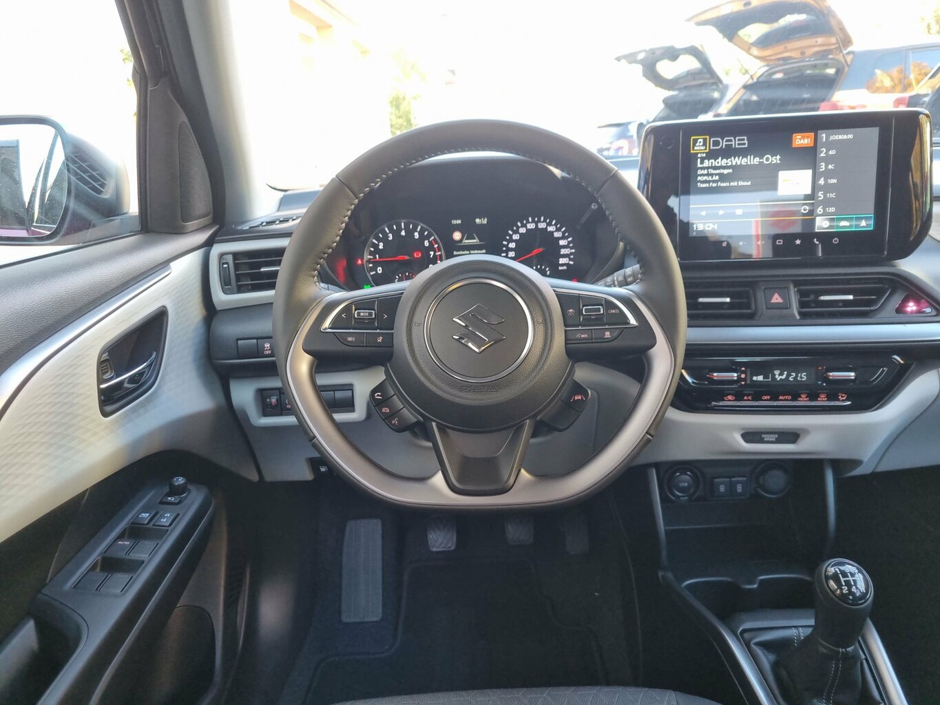 Fahrzeugabbildung Suzuki Swift Comfort+ NEUwagen *LADIES-Edition*