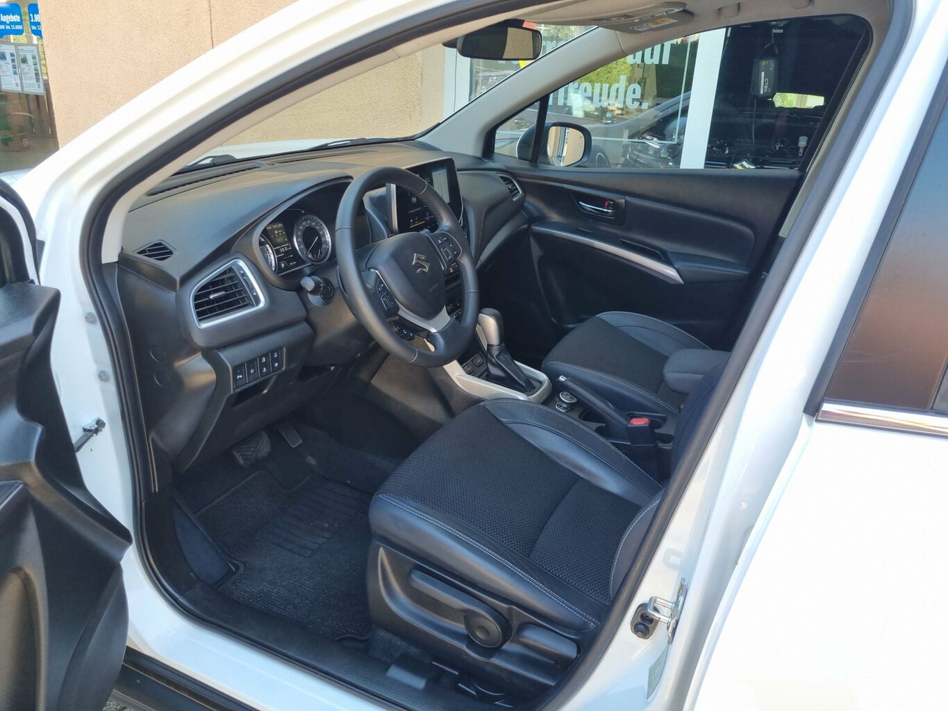 Fahrzeugabbildung Suzuki S-Cross Comfort+ *Automatik* Allrad *AHZV*...