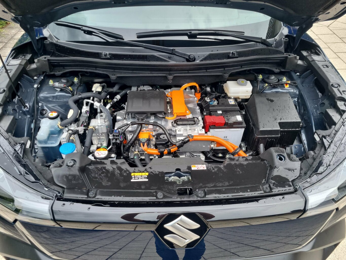 Fahrzeugabbildung Suzuki e VITARA 128 kW eAxle Comfort+ 8 Jahre Garantie...