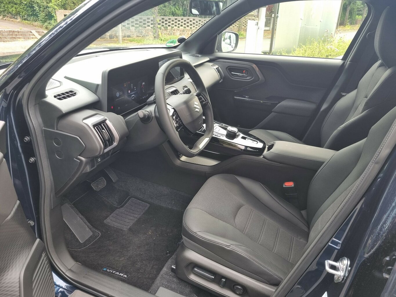 Fahrzeugabbildung Suzuki e VITARA 128 kW eAxle Comfort+ 8 Jahre Garantie...
