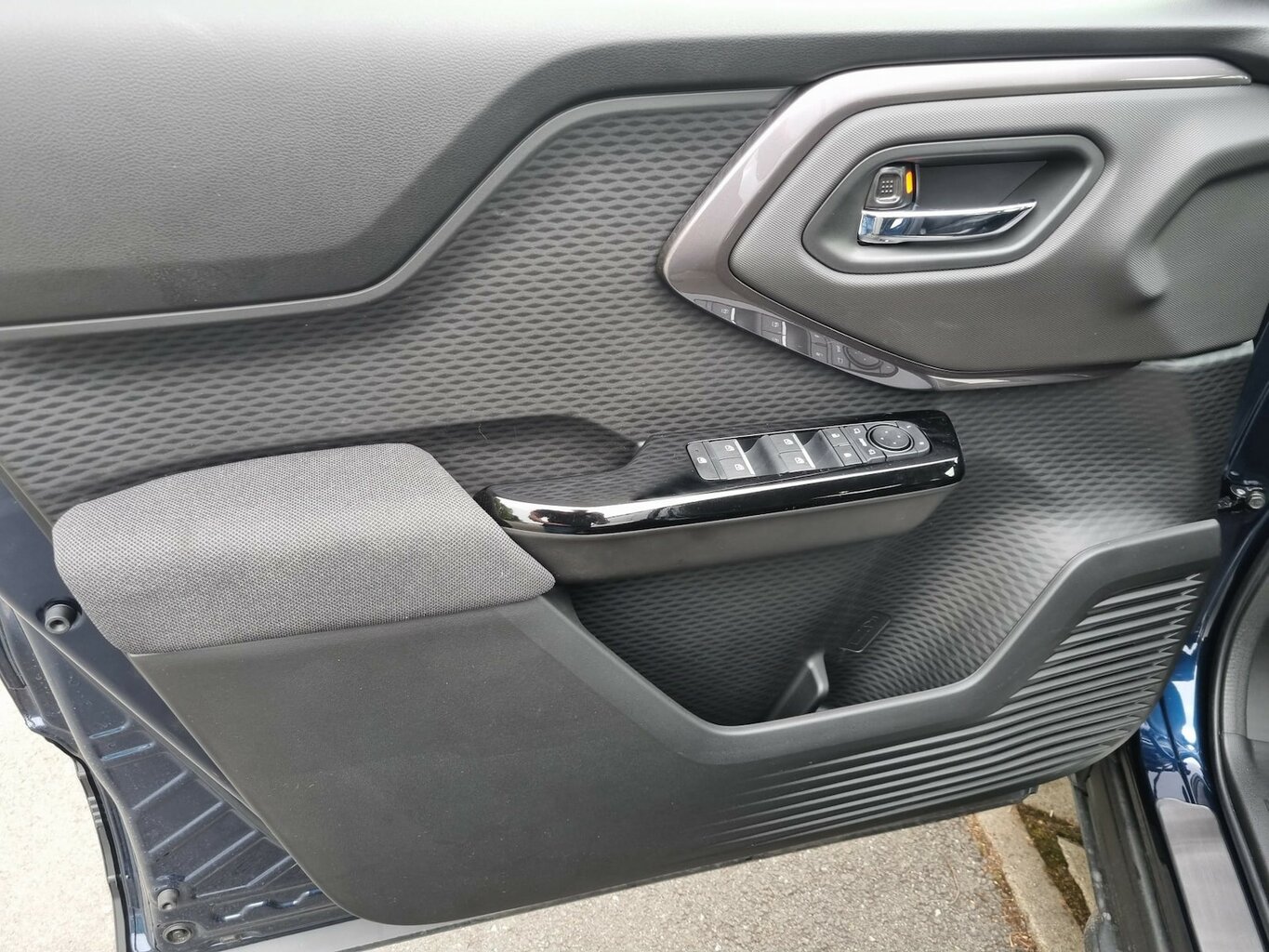 Fahrzeugabbildung Suzuki e VITARA 128 kW eAxle Comfort+ 8 Jahre Garantie...