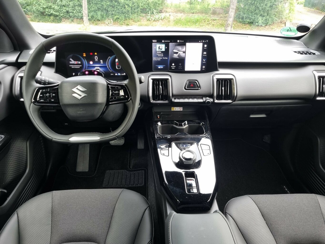 Fahrzeugabbildung Suzuki e VITARA 128 kW eAxle Comfort+ 8 Jahre Garantie...