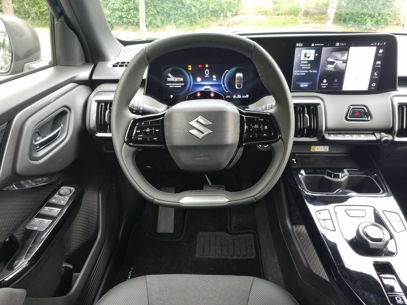 Fahrzeugabbildung Suzuki e VITARA 128 kW eAxle Comfort+ 8 Jahre Garantie...