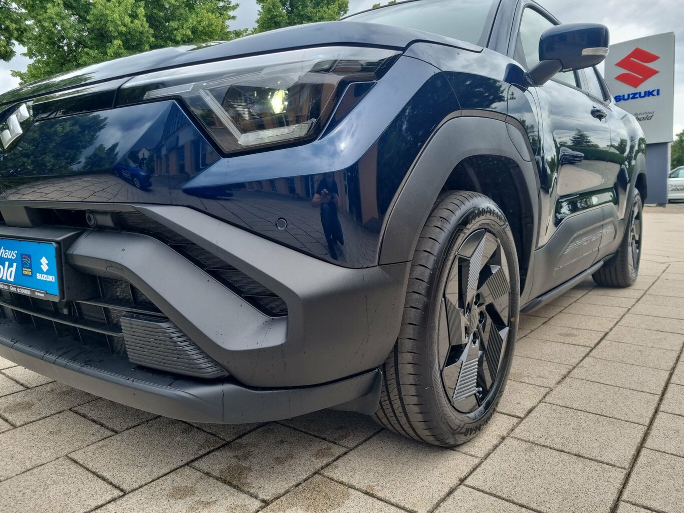 Fahrzeugabbildung Suzuki e VITARA 128 kW eAxle Comfort+ 8 Jahre Garantie...