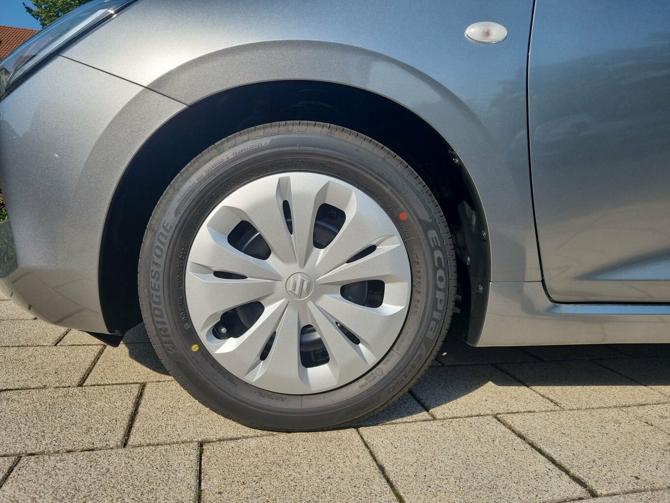 Fahrzeugabbildung Suzuki Swift *Navi* *PDC* *Kamera* *Tempomat ACC*