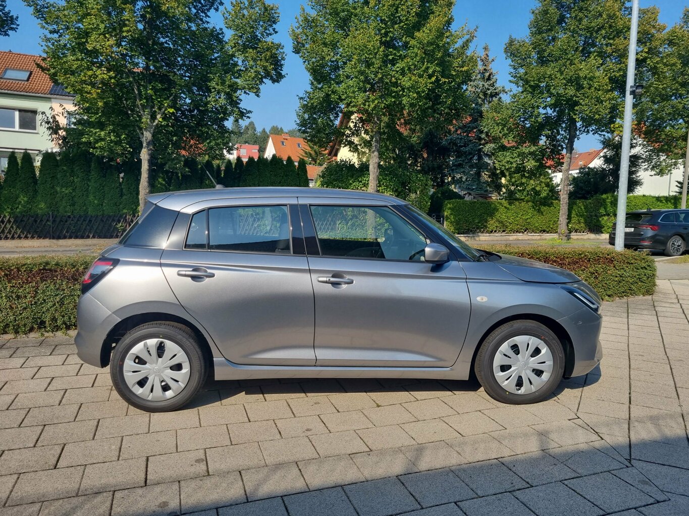 Fahrzeugabbildung Suzuki Swift *Navi* *PDC* *Kamera* *Tempomat ACC*