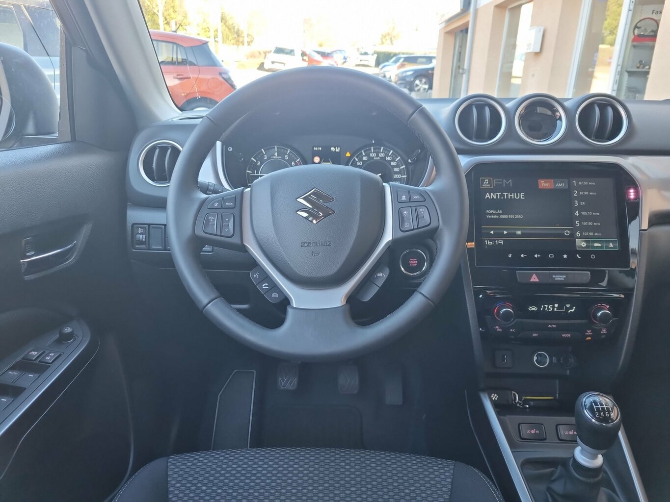 Fahrzeugabbildung Suzuki Vitara 1.4 Comfort Hybrid *LED* *Navi*